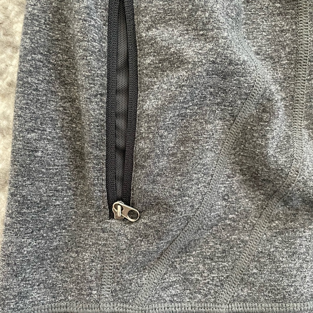 Lululemon In Stride jacket. Sz 8. - Picture 3 of 10